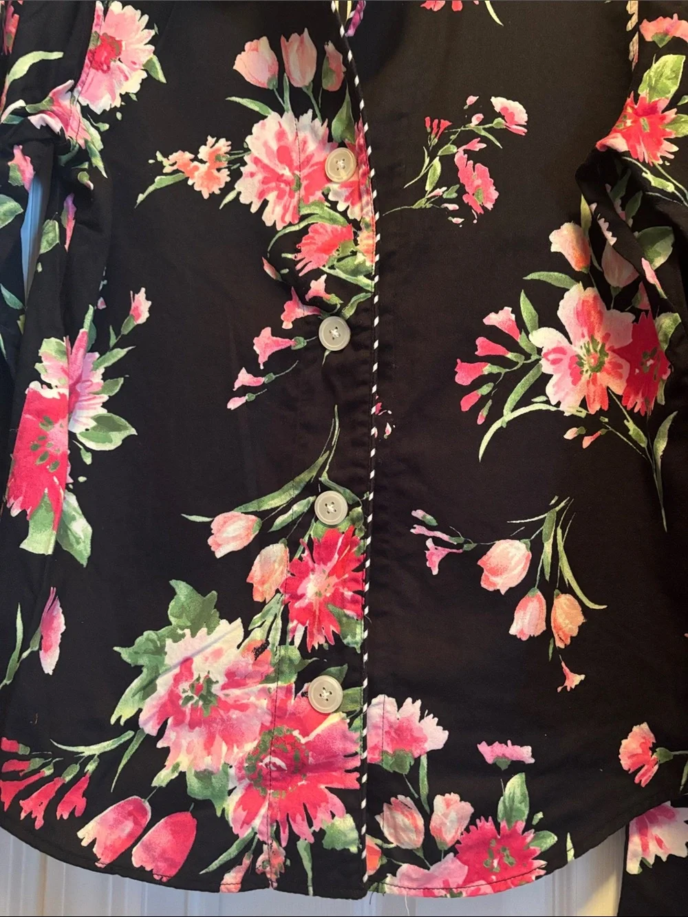 Gently used, CHAPS Women's Black Floral Pajamas 🌷